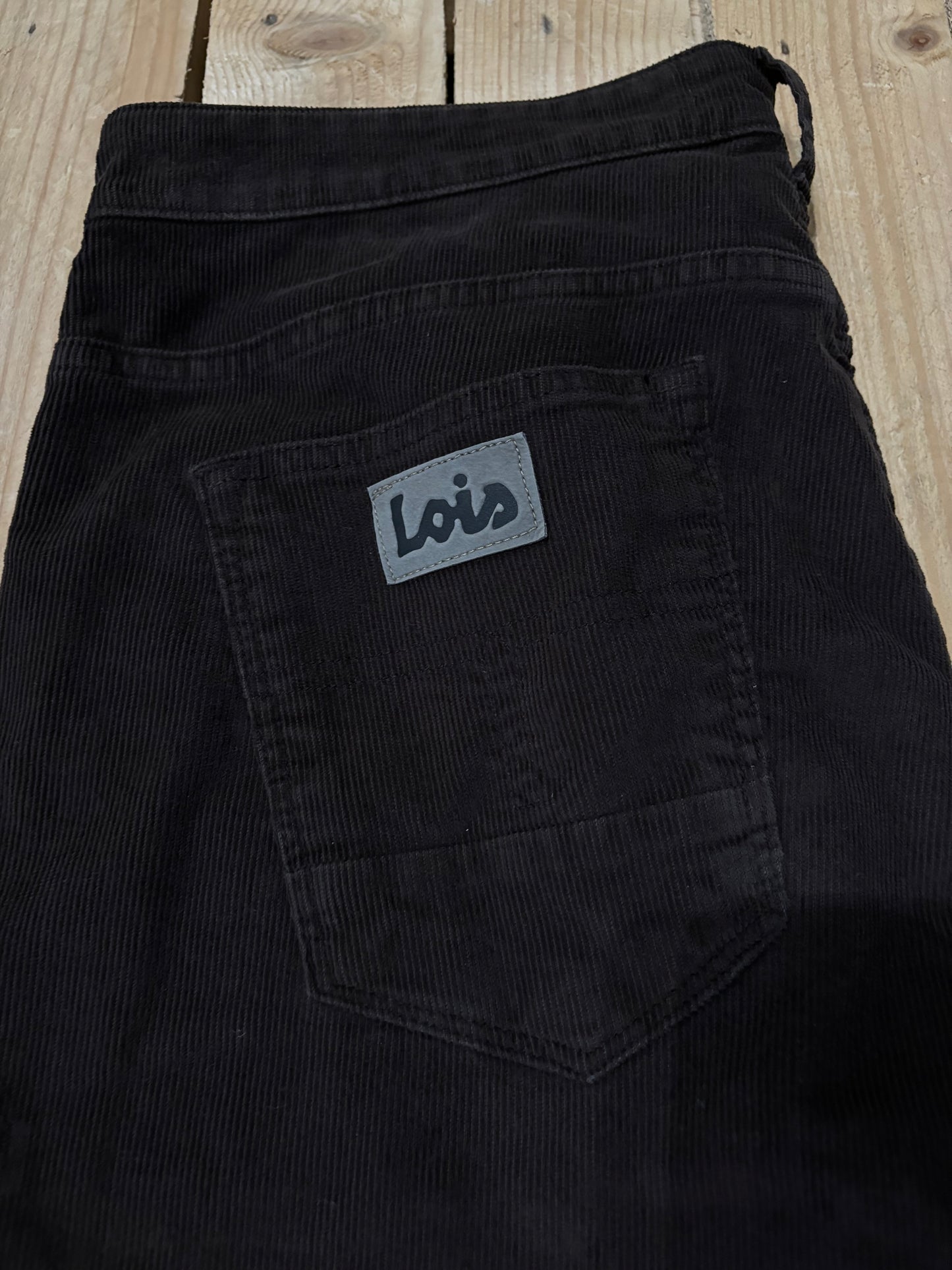 Lois Sierra Cord - Brown - Back pocket logo view