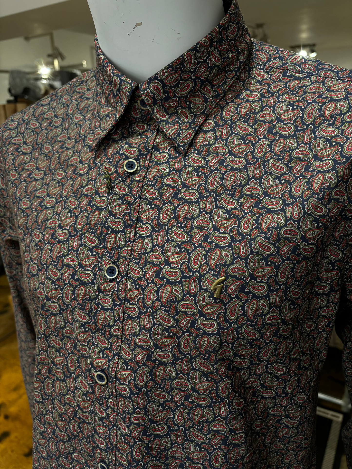 Gabicci Purple Shirt Close up