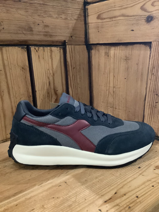 Diadora Race Suede