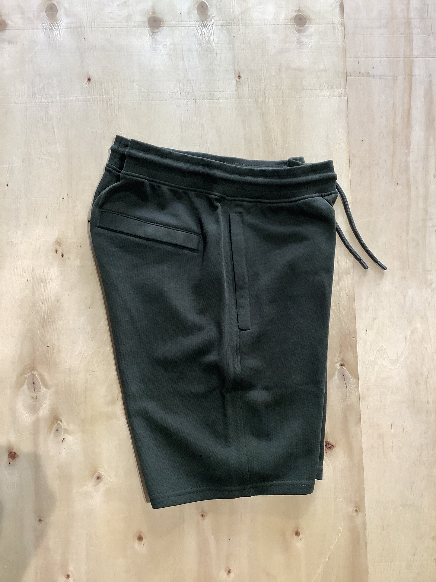 Weekend Offender Hawkins Short