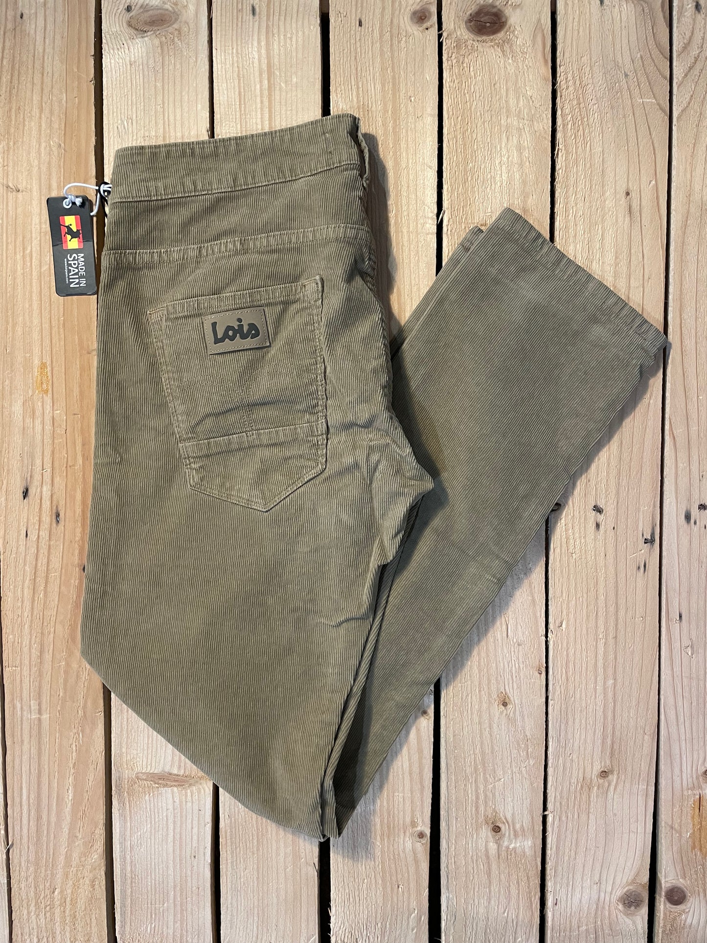 Lois needle cord sierra fit - tan